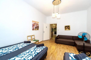 Family Rooms - 7 Minutes to Sch��nbrunn Palace